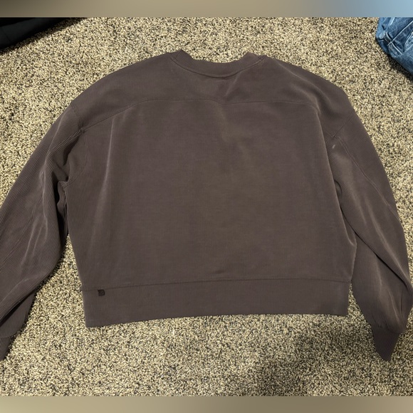 Lululemon crew - Picture 2 of 2